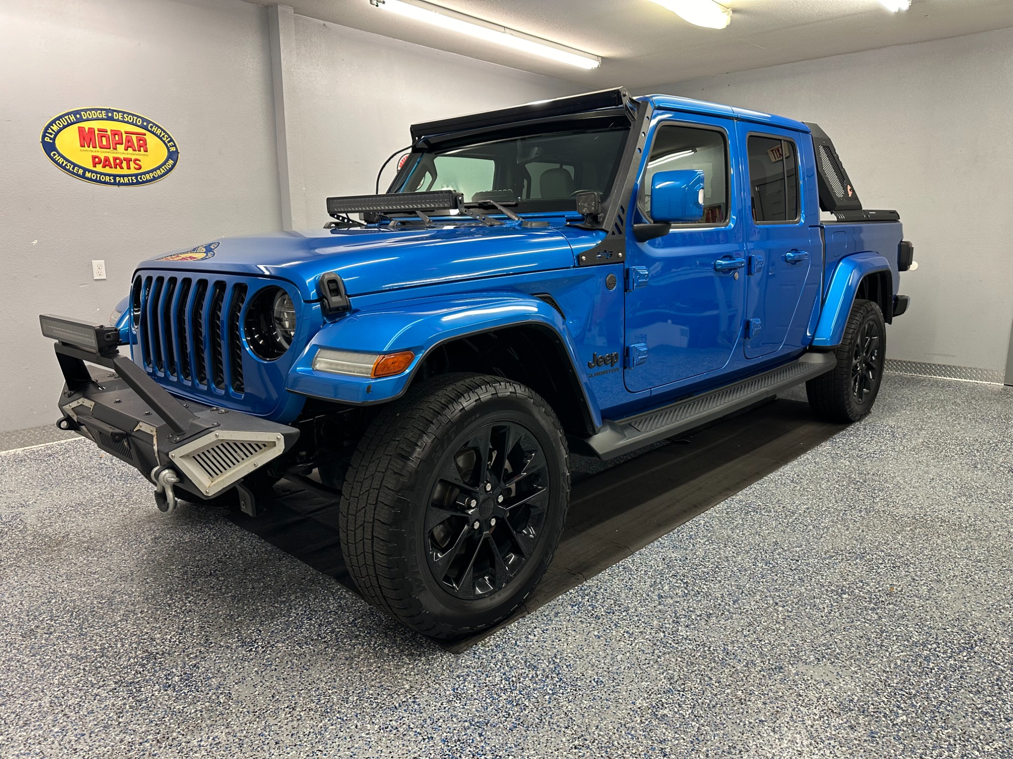 photo of 2022 Jeep Gladiator High Altitude Low Miles Lots of Extras!!!